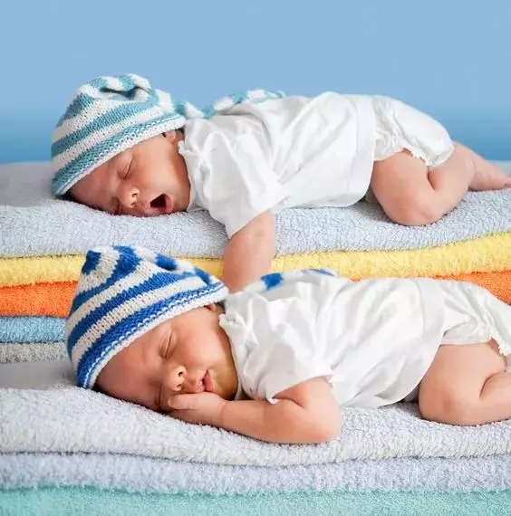 美国试管婴儿：生龙凤胎的概率大吗？